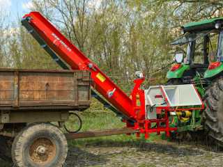 Špalíkovač za traktor PTO s dopravníkem, štěpkovač ARPAL AM-120TR-K