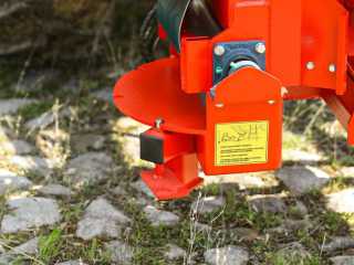 Špalíkovač za traktor PTO s dopravníkem, štěpkovač ARPAL AM-120TR-K
