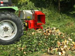 Špalíkovač za traktor PTO, štěpkovač ARPAL AM-120TR