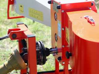 Špalíkovač za traktor PTO, štěpkovač ARPAL AM-80TR