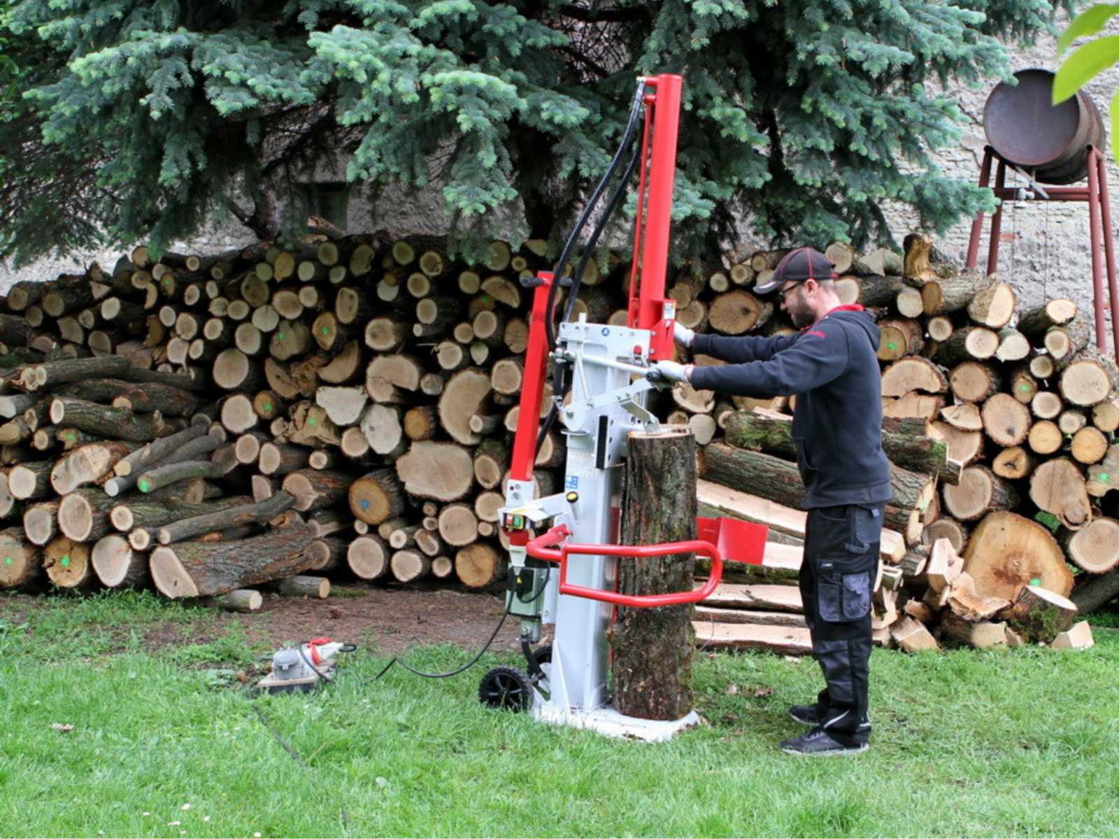 Elektrická štípačka na dřevo VARI 11 tun 400 V Elektrická štípačka na dřevo VARI 11 tun 400 V