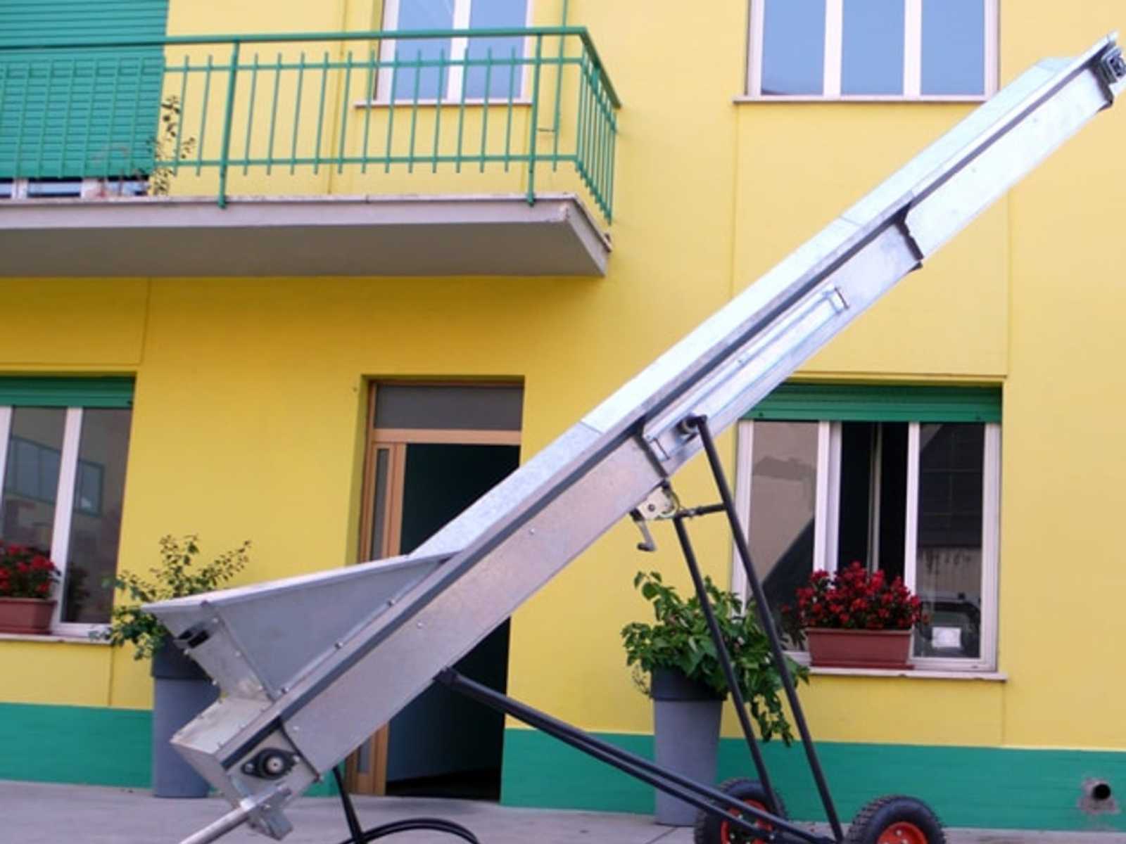 Hydraulický pásový dopravník DELEKS NTL Hydraulický pásový dopravník DELEKS NTL