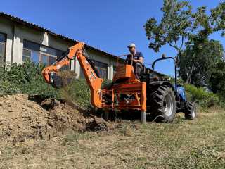 Podkop za traktor DELEKS DRS-2000T + lžíce 300 mm