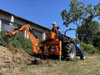 Podkop za traktor DELEKS DRS-2000T + lžíce 300 mm