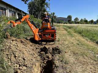 Podkop za traktor DELEKS DRS-2000T + lžíce 300 mm