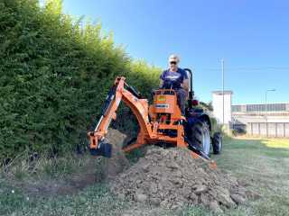 Podkop za traktor DELEKS DRS-1000 + lžíce 300 mm