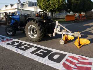 Dvoudílný pluh DELEKS DDP-30 (pro traktor 25-40 HP)