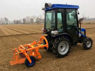 Vyorávač brambor DELEKS DPT-120 (pro traktor 12 - 35 HP)