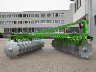 Disková brána BOMET Pavo - nesená, 2-sekční