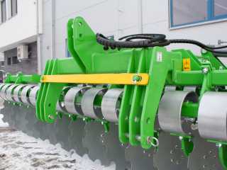 Disková brána hydraulicky sklápěná BOMET Pegasus - nesená