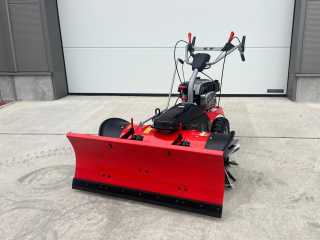 Zametač JANSEN MKB-500B&S s pluhem a sběrnou nádobou