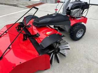Zametač JANSEN MKB-500B&S s pluhem a sběrnou nádobou