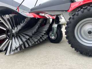 Zametač JANSEN MKB-500B&S s pluhem a sběrnou nádobou