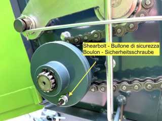 Malý balíkovač sena za traktor DELEKS STAR-870