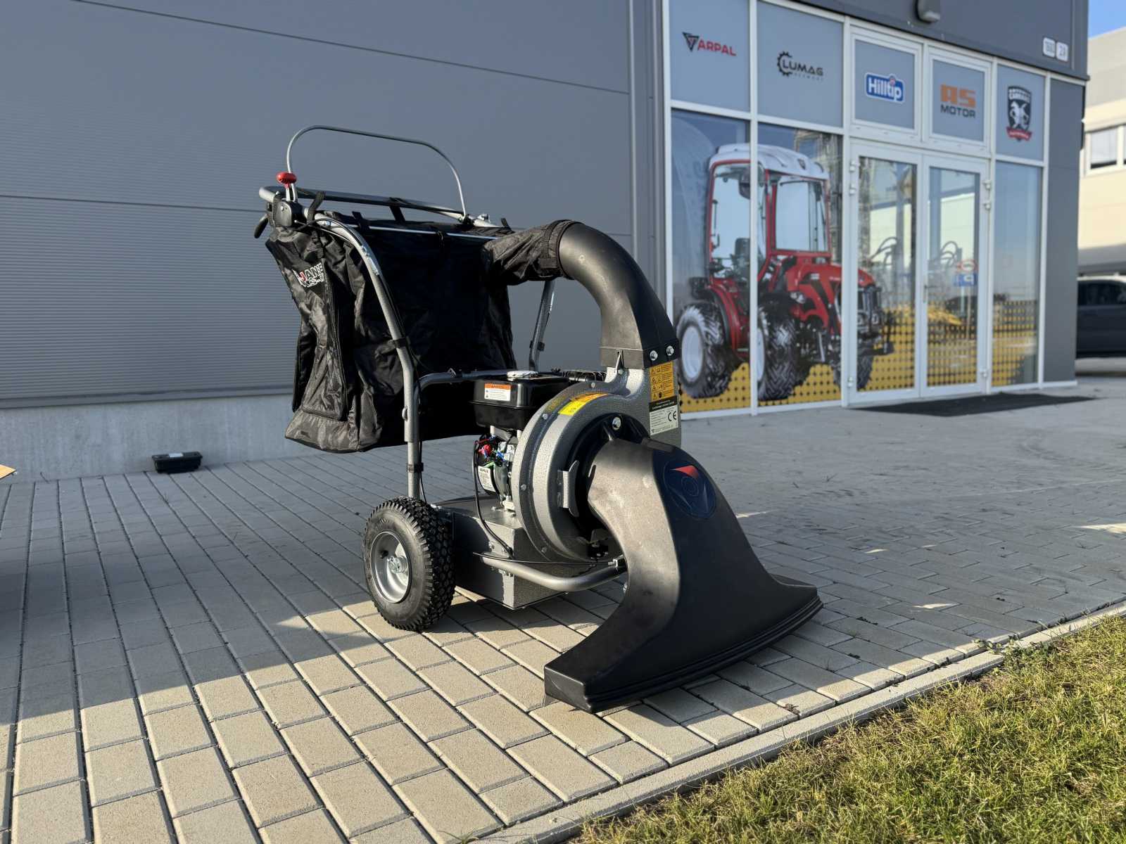 Fukar, průmyslový vysavač listí JANSEN LS-100 Fukar, průmyslový vysavač listí JANSEN LS-100