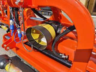 Mulčovač s bočním posuvem DELEKS CERVO-160 (pro traktory 50 – 100 HP)