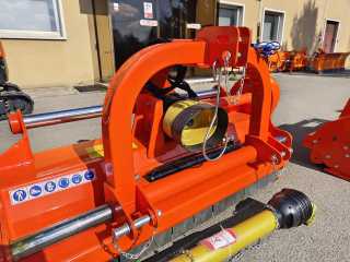 Mulčovač s bočním posuvem DELEKS CERVO-180 (pro traktory 60 - 100 HP)