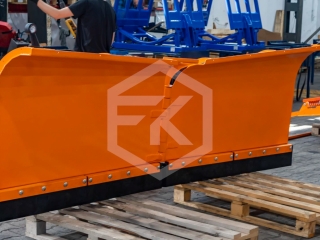 Těžká sněhová radlice FK Machinery VARIO CPCV (260 - 330 cm)