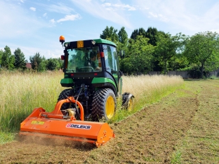 Mulčovač s posuvem DELEKS JAGUAR-130 (25-60 HP)