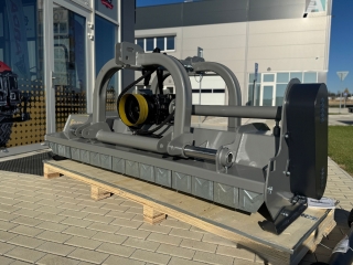 Čelní mulčovač s bočním posuvem JANSEN AG-220